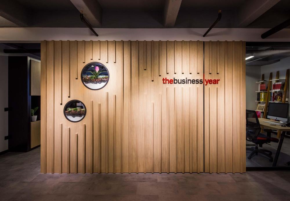 THE BUSINESS YEAR OFFICE DESIGN 320 M2